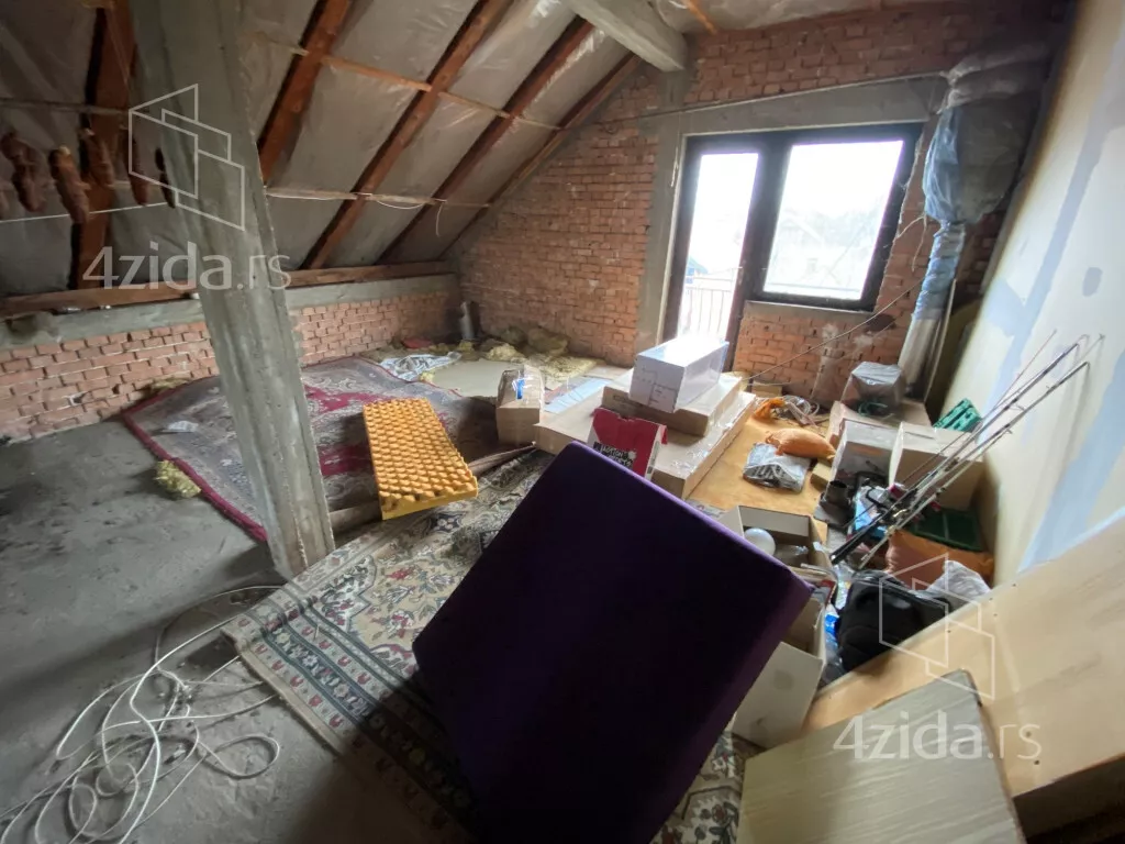 Šestosoban stan | 4zida