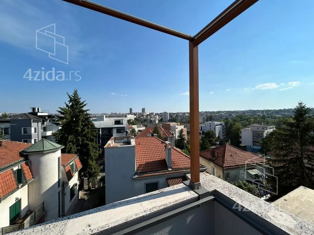 Šestoiposoban stan | 4zida