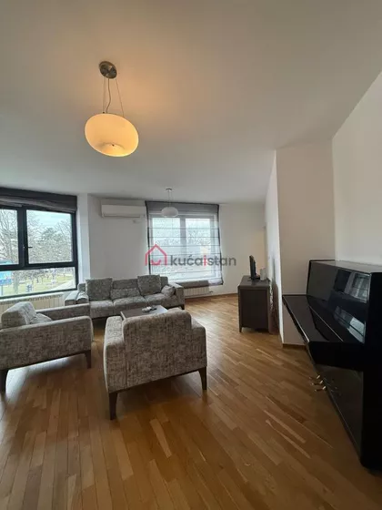 Maksima Gorkog | 4zida.rs