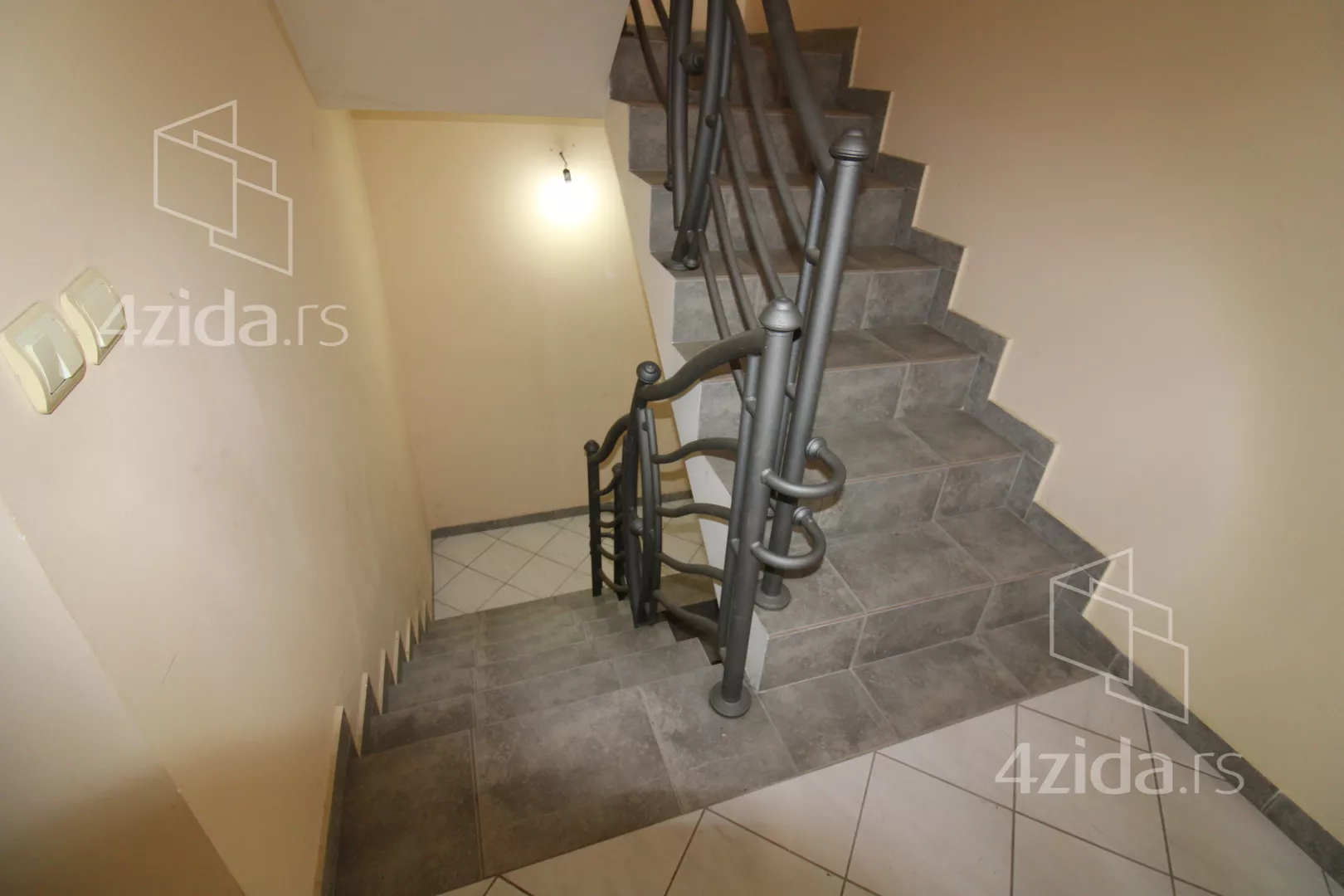 3-etažna kuća | 4zida