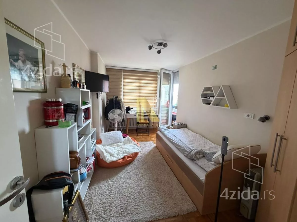 Troiposoban stan | 4zida