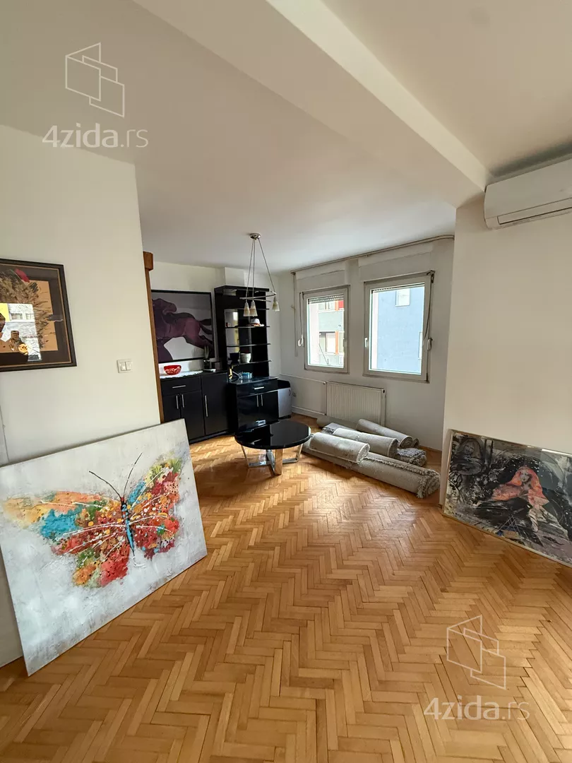 Četvoroiposoban stan | 4zida