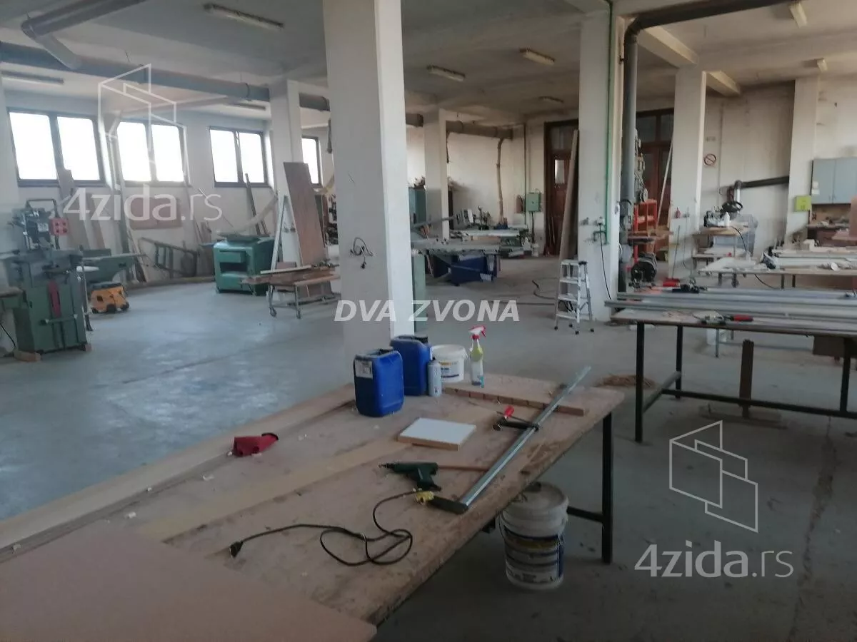 Poslovna zgrada | 4zida