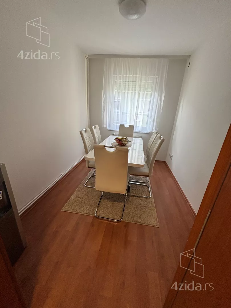 Šestosoban stan | 4zida