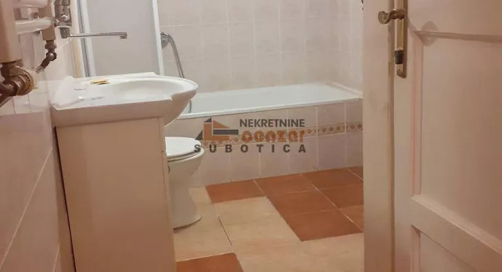Šestosoban stan | 4zida
