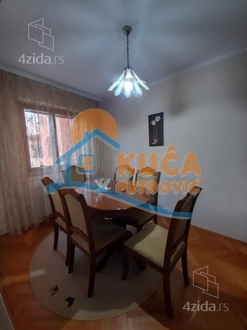 Troiposoban stan | 4zida