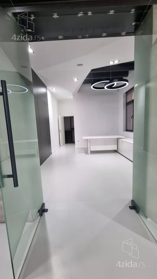 Lokal | 4zida