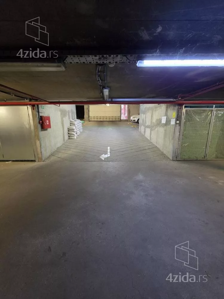 Garaža | 4zida