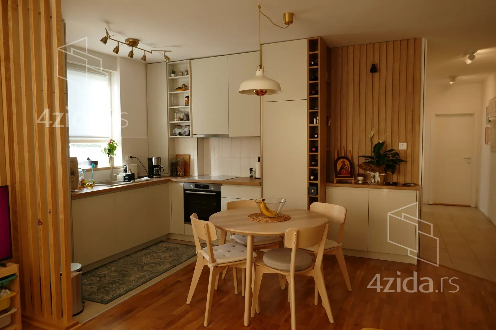 Troiposoban stan | 4zida