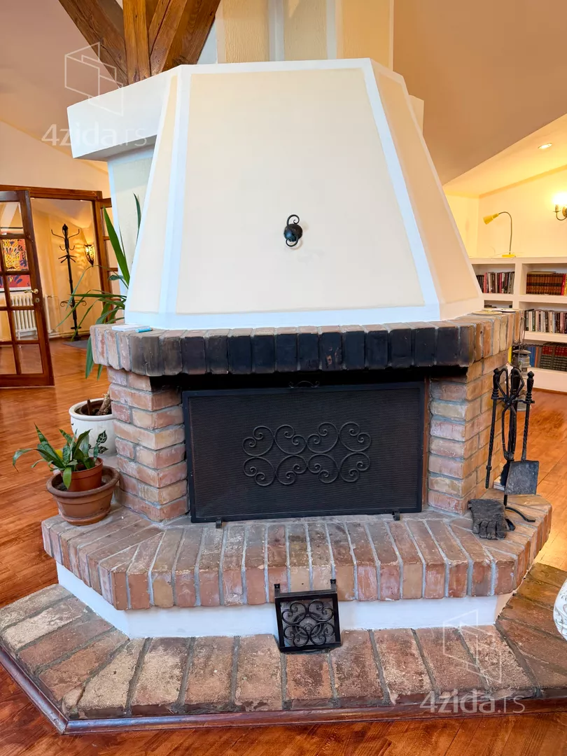 Petoiposoban stan | 4zida