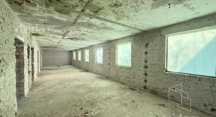 Poslovna zgrada | 4zida