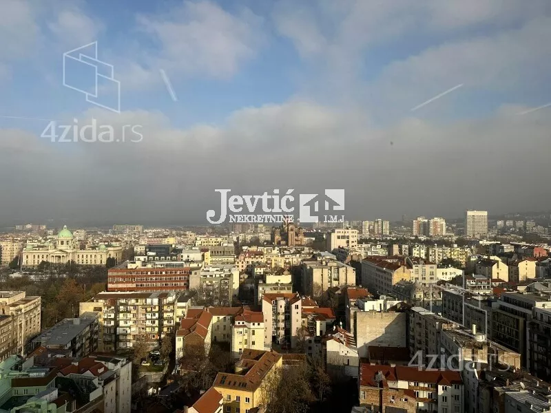 Poslovna zgrada | 4zida