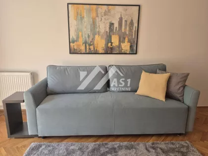 Lasla Gala | 4zida.rs