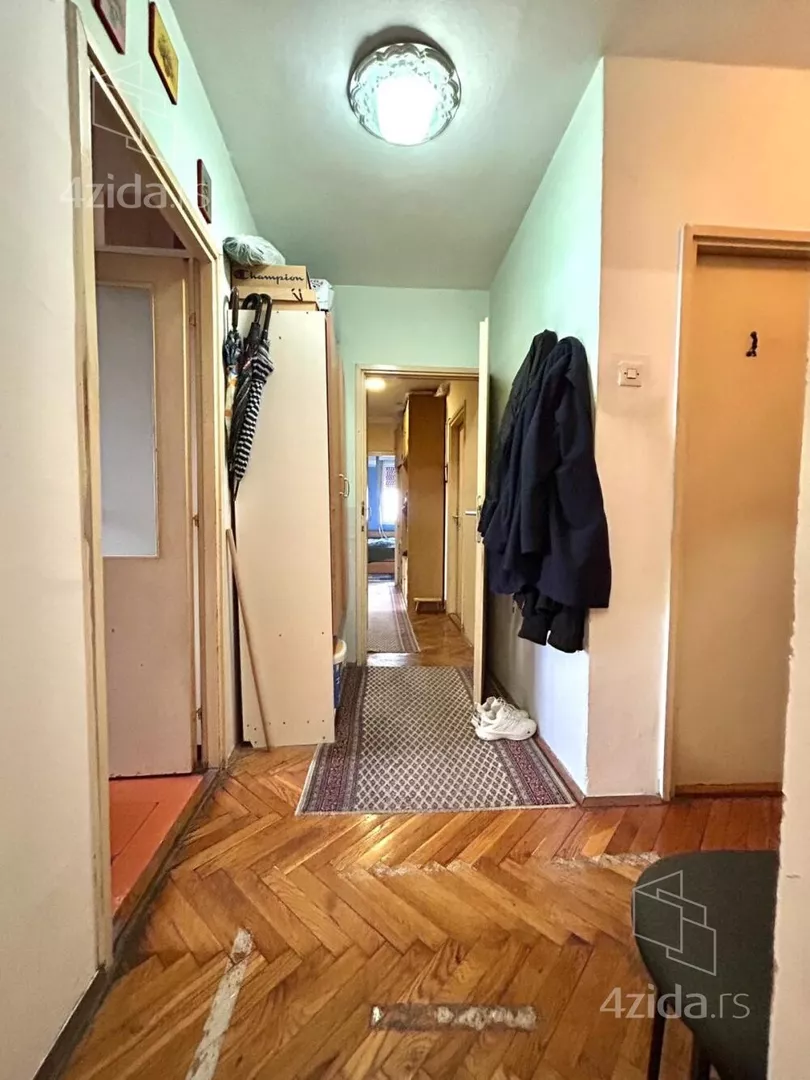 Četvoroiposoban stan | 4zida