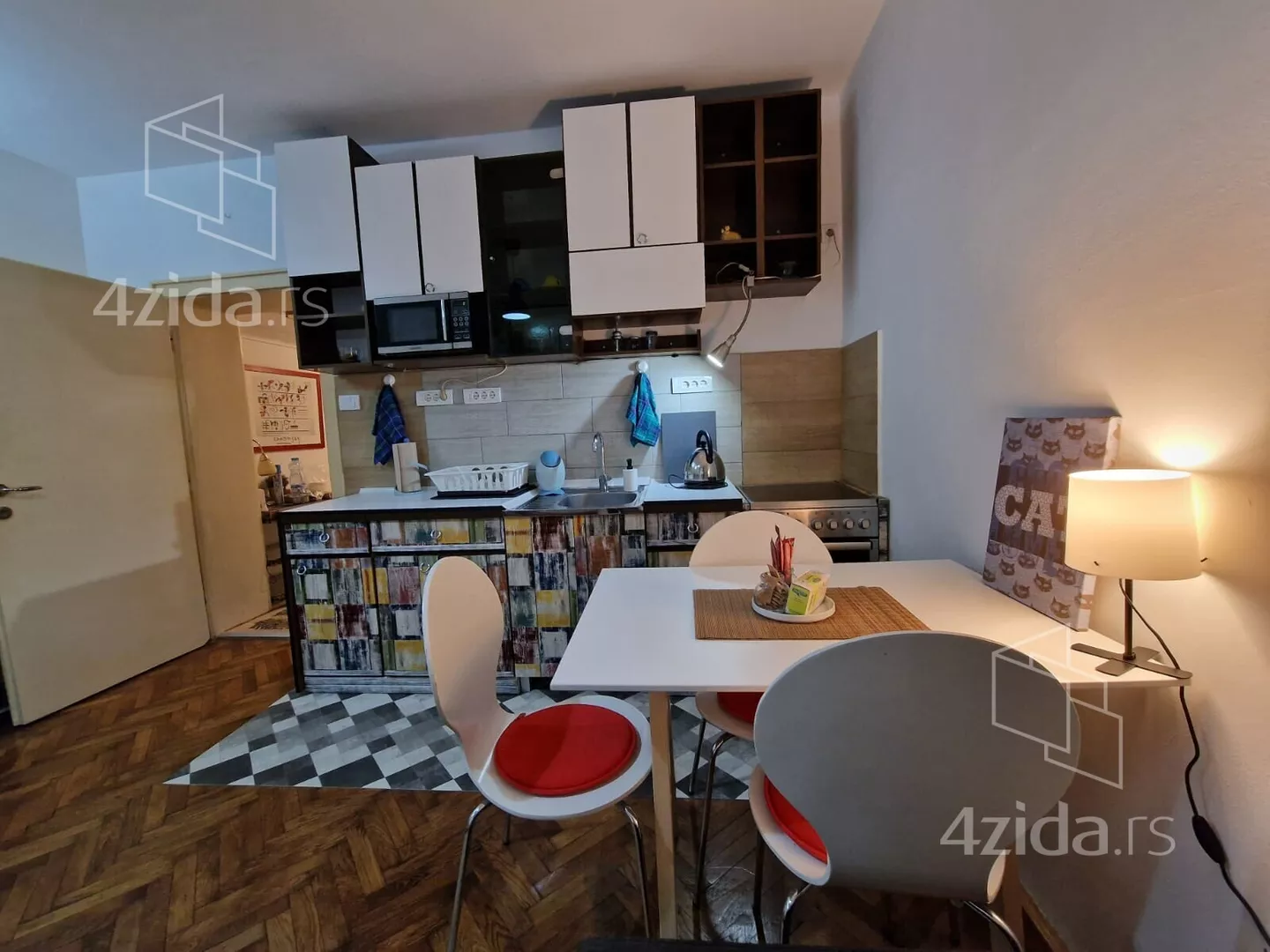 Jednoiposoban stan | 4zida