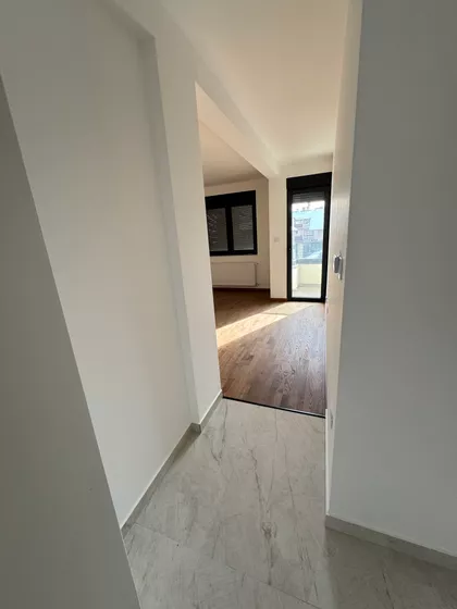 Radnička 18 | 4zida.rs