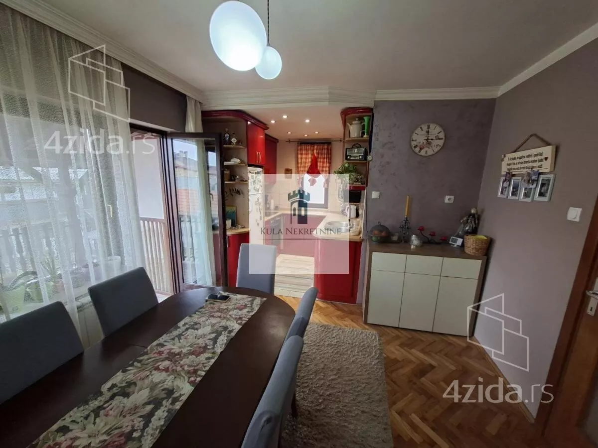 Troiposoban stan | 4zida