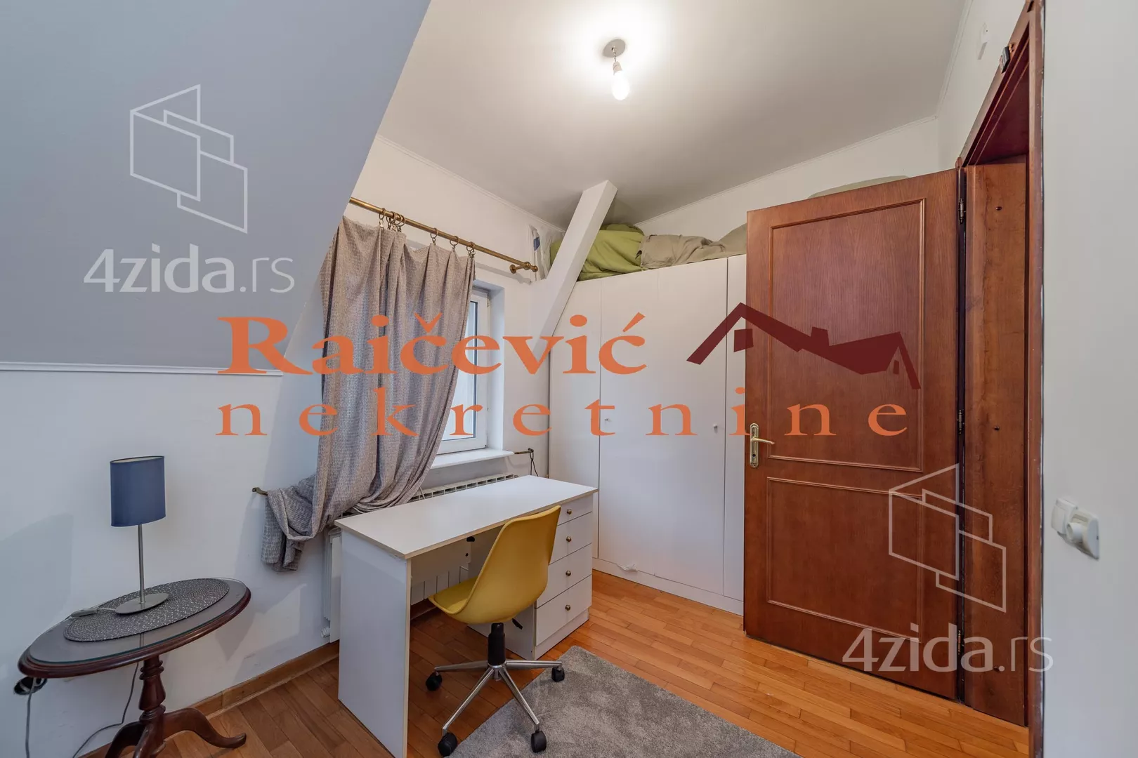 Petosoban stan | 4zida