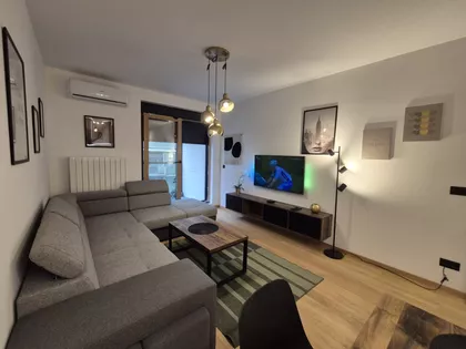 Vukov Spomenik | 4zida.rs