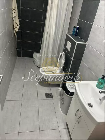 Lipov Gaj | 4zida.rs