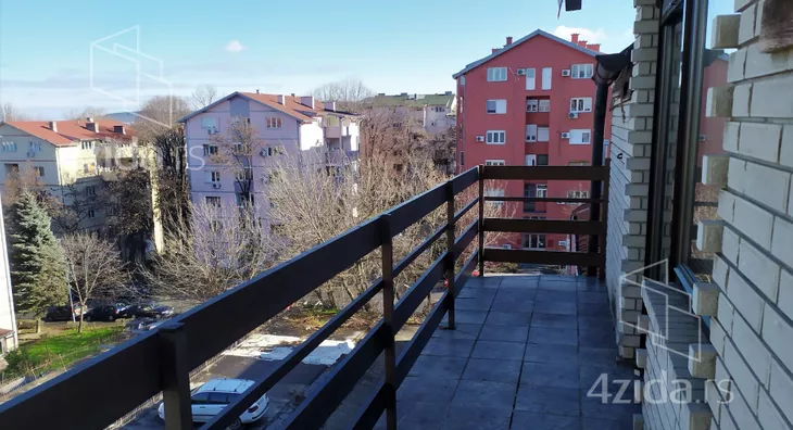 4-etažna kuća | 4zida
