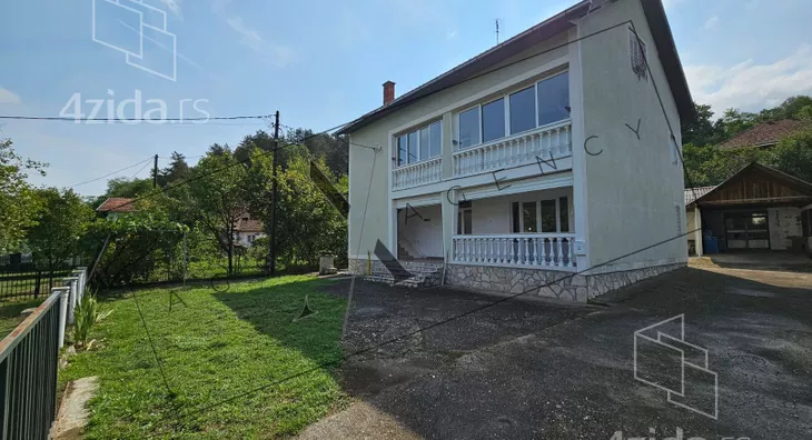 3-etažna kuća | 4zida