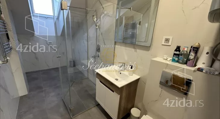 Petosoban stan | 4zida