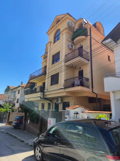 Novice Žigića Bože 34 | 4zida.rs