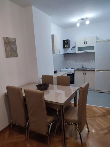 Pantelejska crkva, Jesenjinova | 4zida.rs
