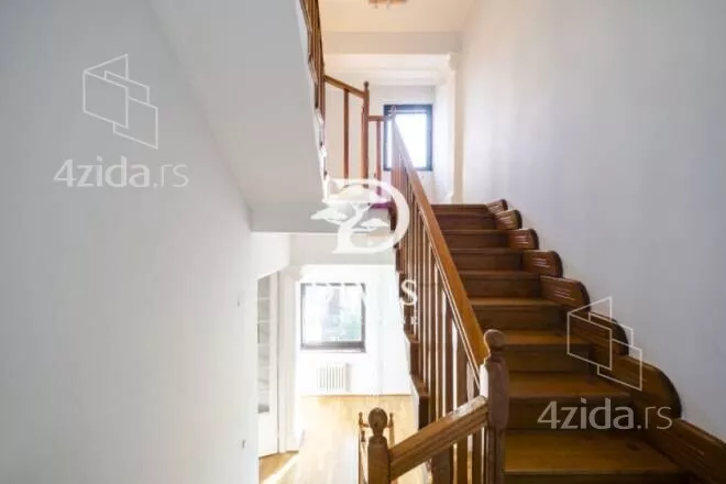 5-etažna kuća | 4zida