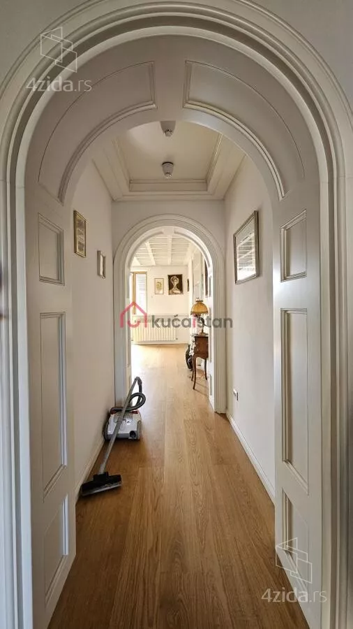 Sedmosoban stan | 4zida