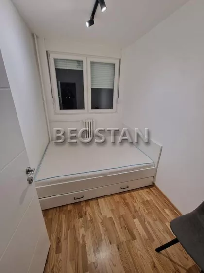 Pariske komune | 4zida.rs