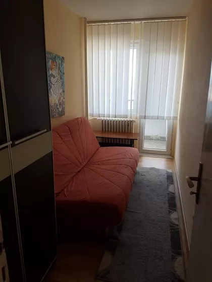 Crveni Pevac | 4zida.rs