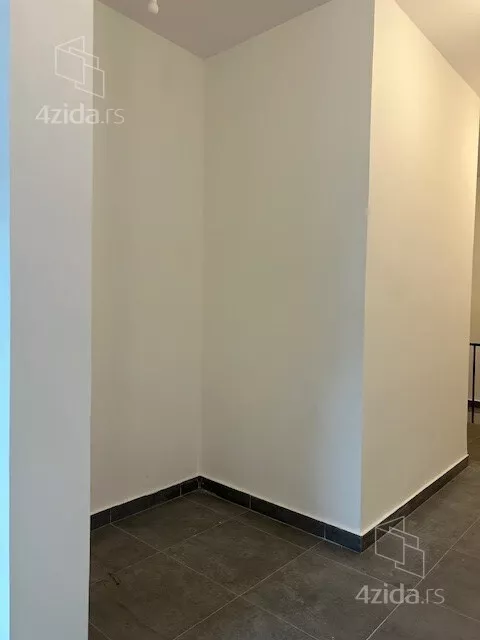 Lokal | 4zida