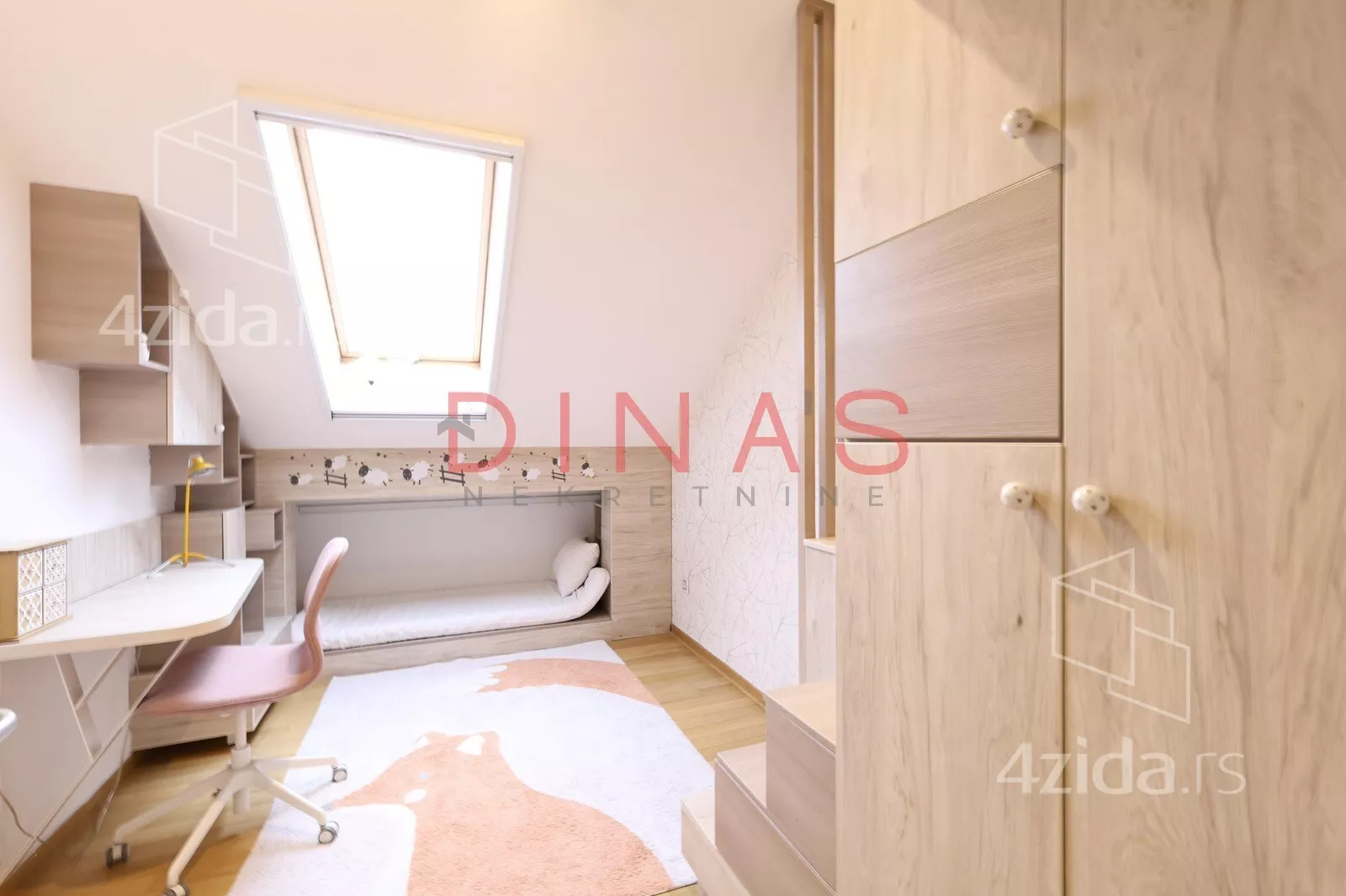 Petosoban stan | 4zida