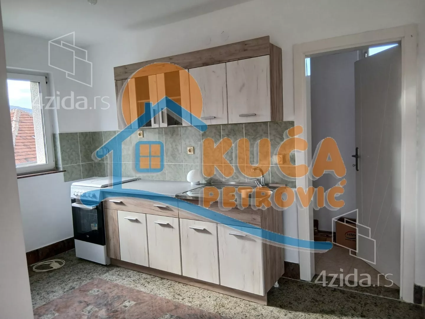 Lokal | 4zida