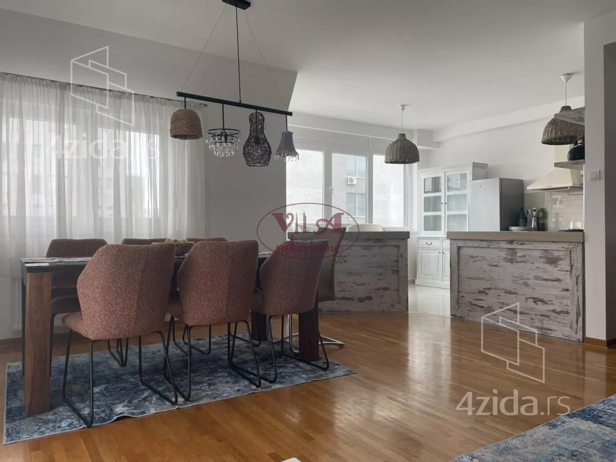 Četvorosoban stan | 4zida