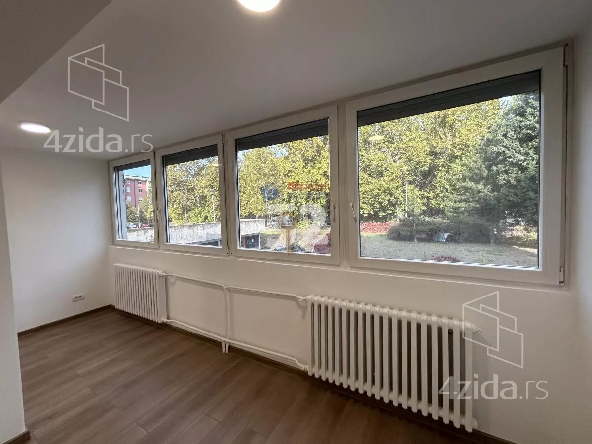 Četvoroiposoban stan | 4zida