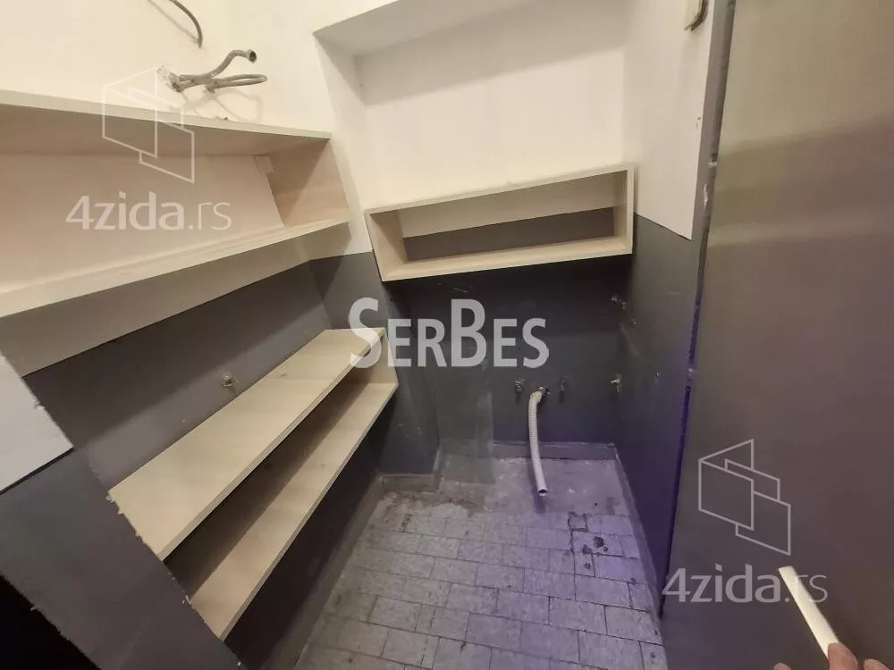 Lokal | 4zida