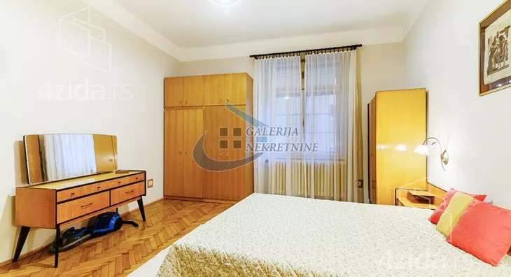 Četvoroiposoban stan | 4zida