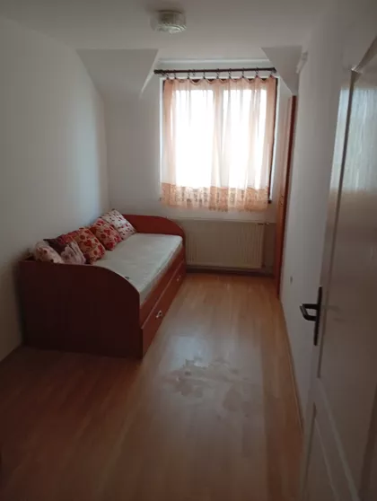 Trg Pavla Stojkovića | 4zida.rs