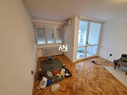 Petrarkina | 4zida.rs