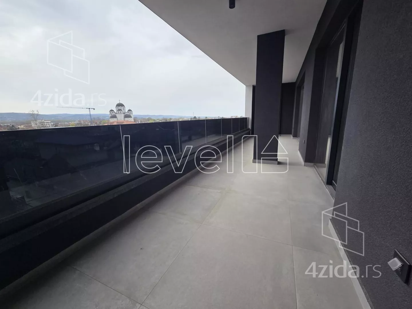 Petosoban stan | 4zida