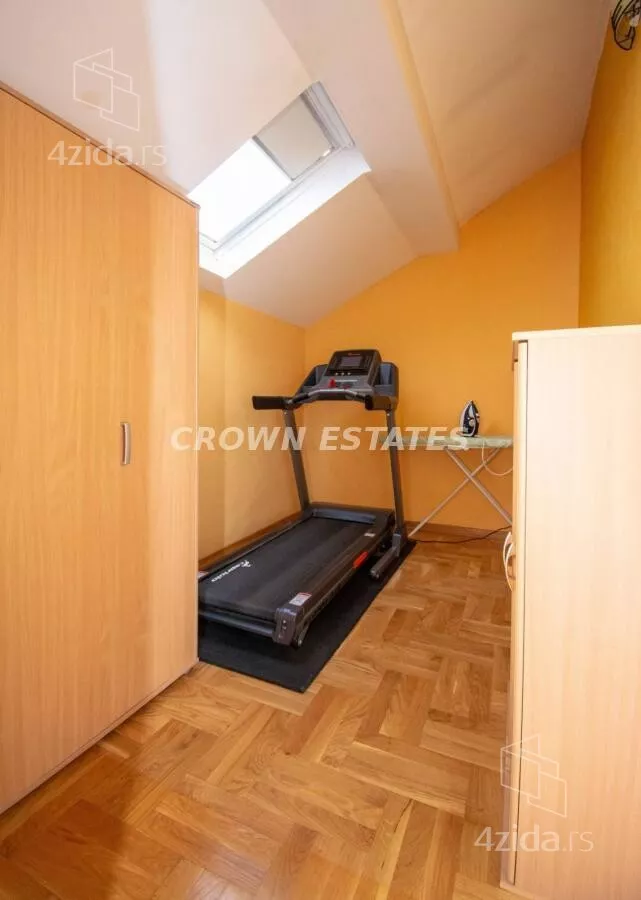 Četvoroiposoban stan | 4zida