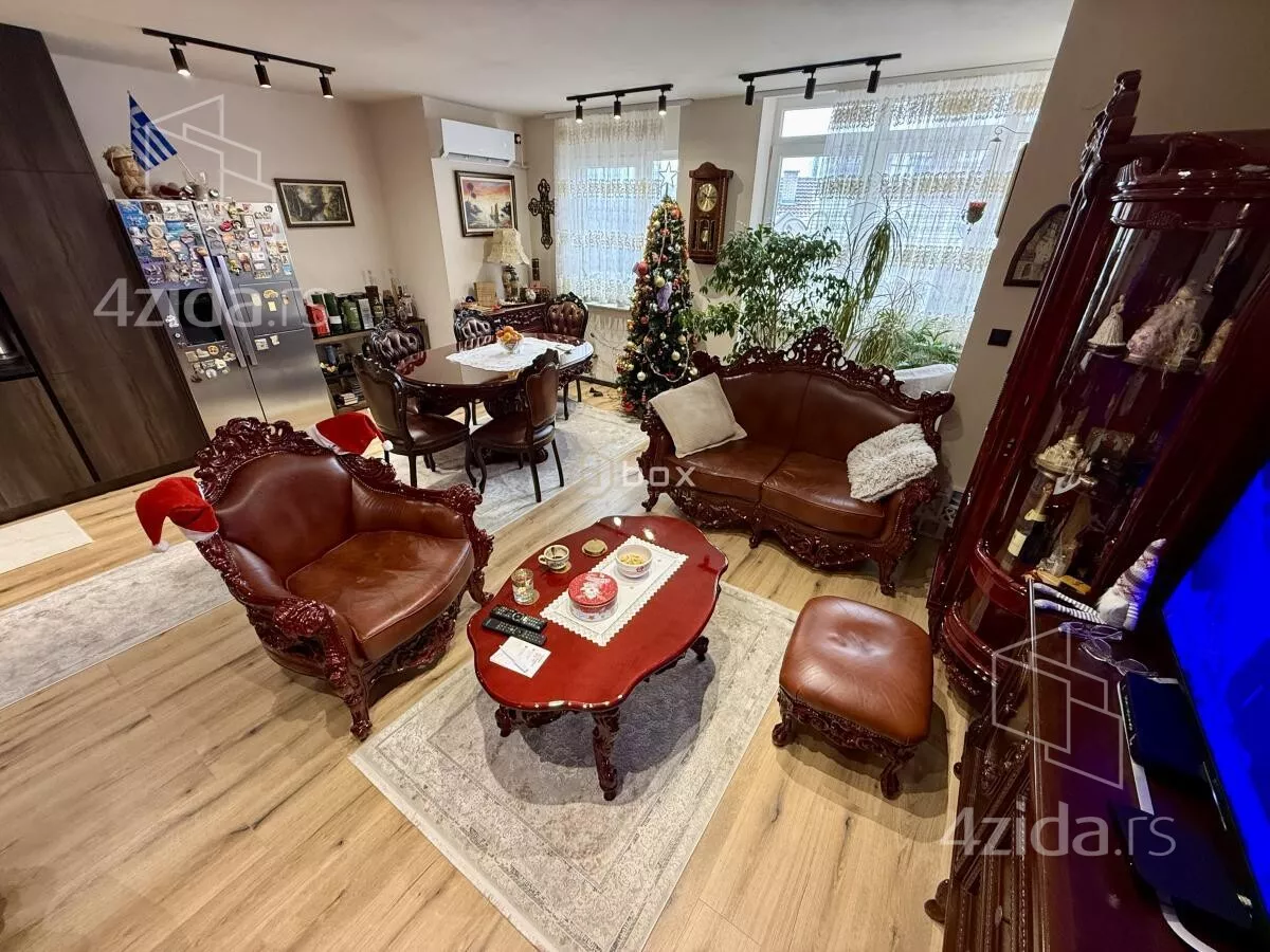 Dvoiposoban stan | 4zida