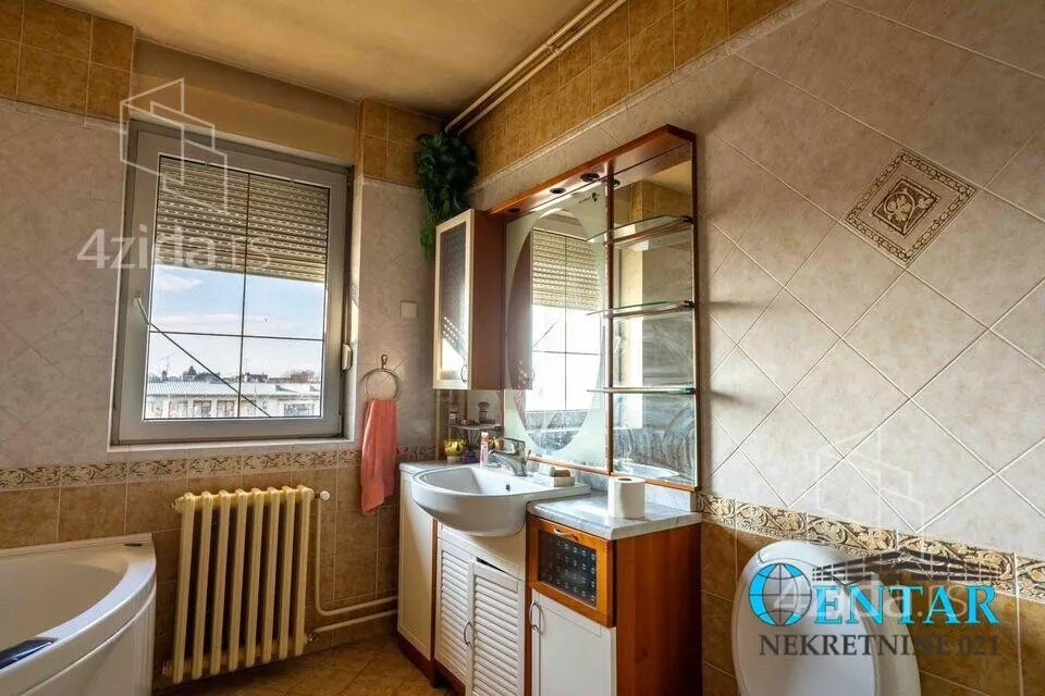 Petosoban stan | 4zida