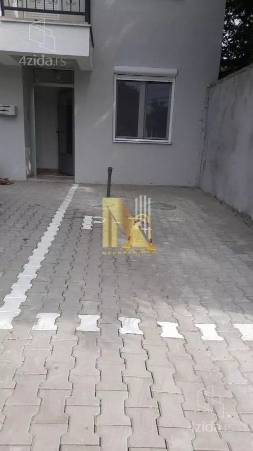 Parking | 4zida