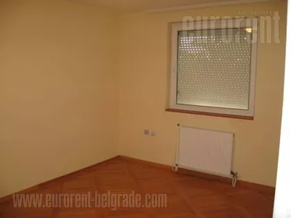 DEDINJE BELI DVOR | 4zida.rs