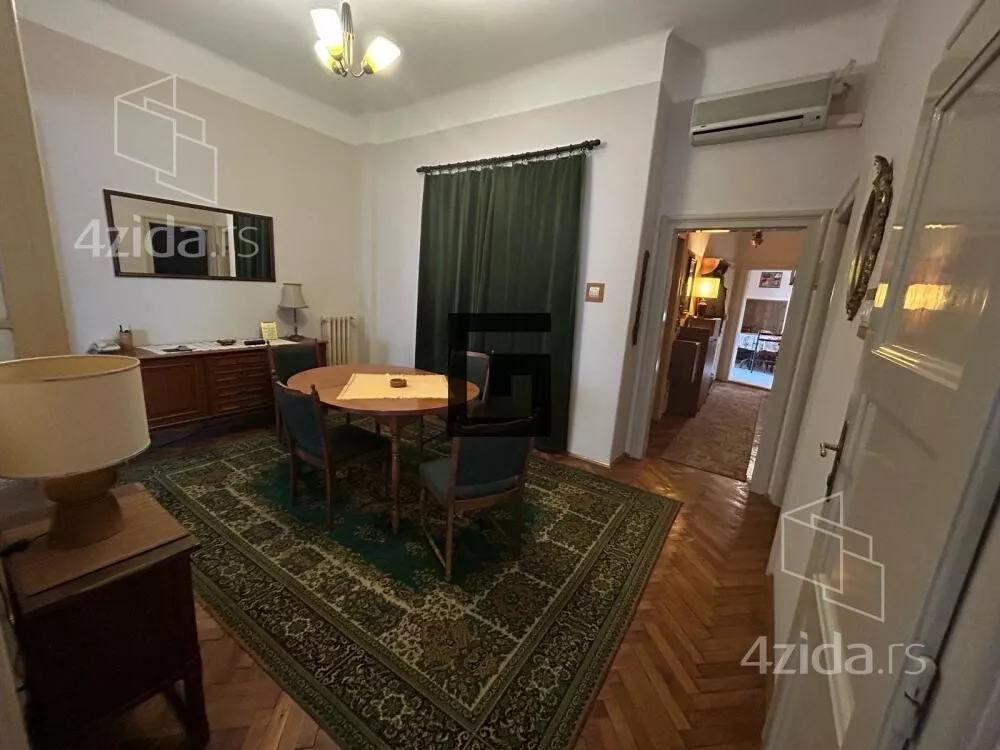 Četvoroiposoban stan | 4zida