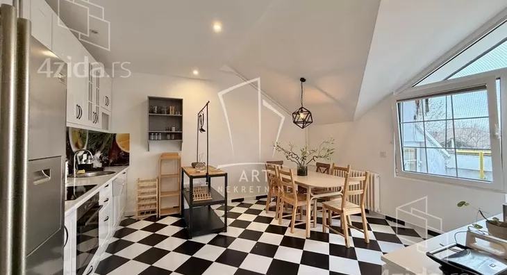 Troiposoban stan | 4zida